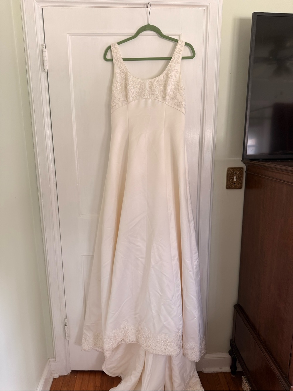 Women's Ivory Beaded Floral Bodice Wedding Dress - Picture 11 of 12